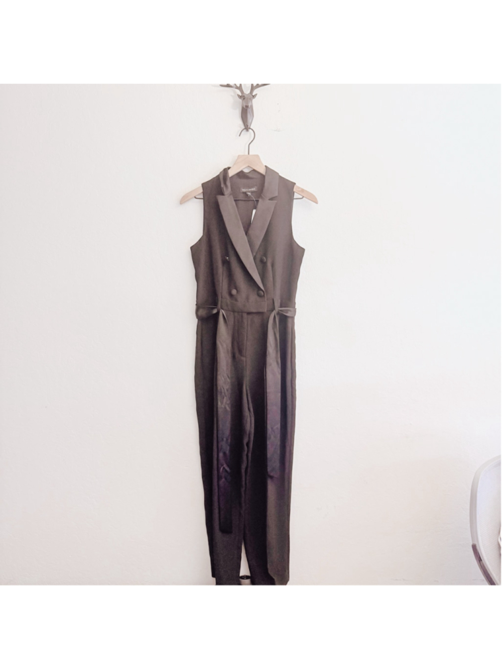 Women's Banana Republic Black Sleeveless Tuxedo Jumpsuit Size 4 NWT